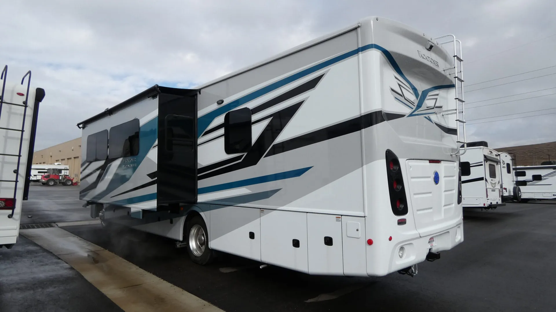 2026 Holiday Rambler Vacationer 35K - Photo 4