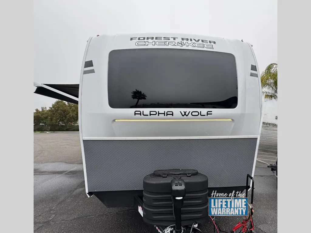 2026 Forest River Cherokee Alpha Wolf 33BH, Photos photo 4