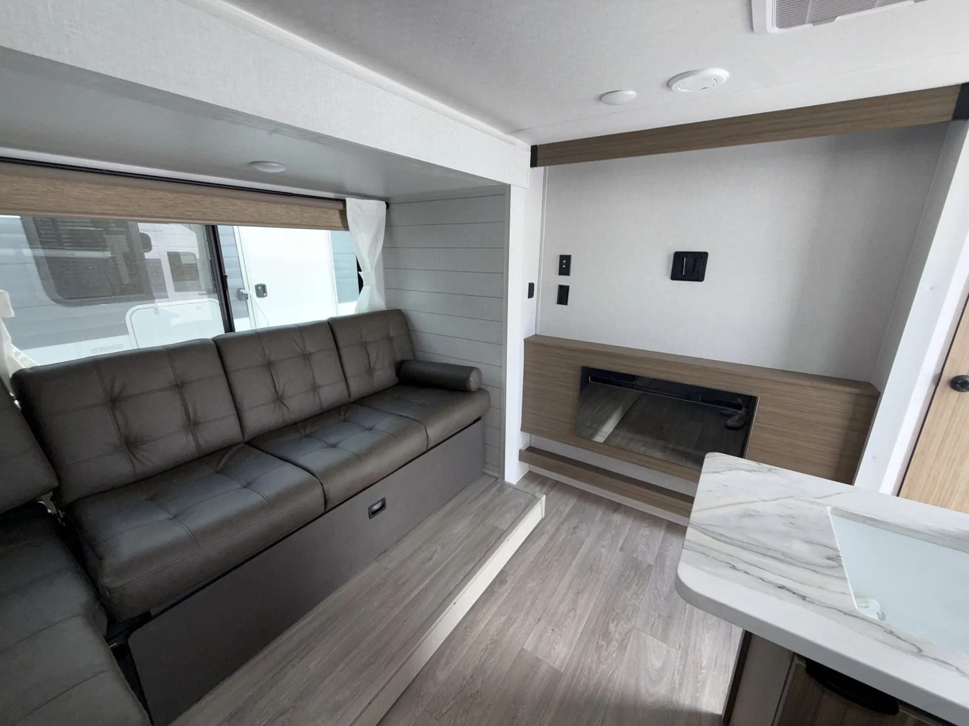 2027 Forest River Salem Cruise Lite 28VBXL — living area main