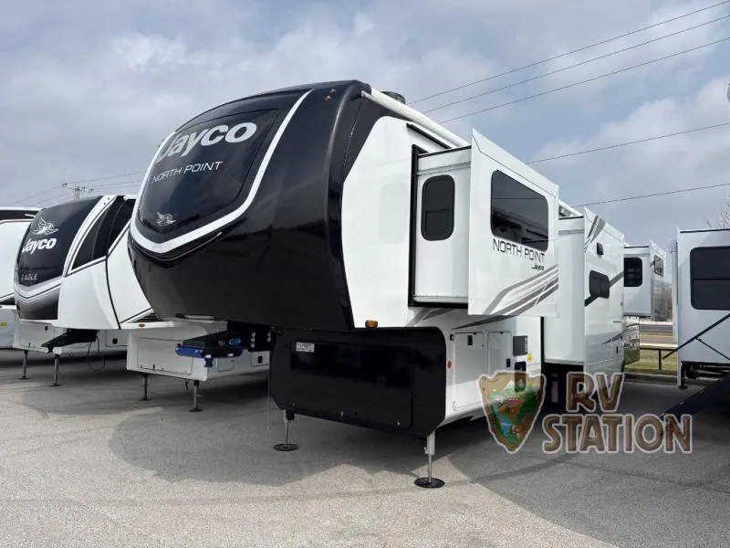 2026 Jayco North Point 382FLRB - Photo 3