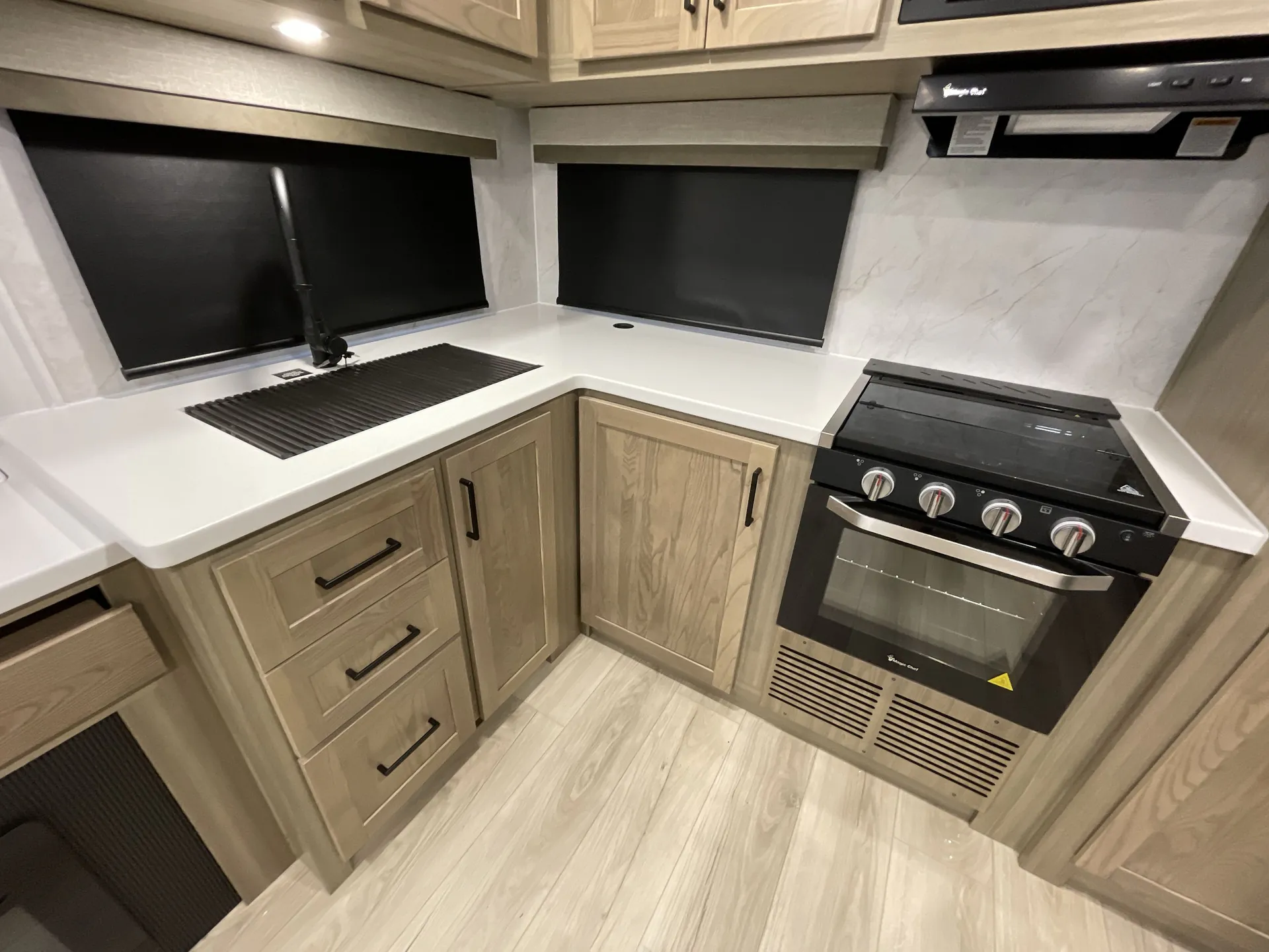 2027 Forest River Rockwood Ultra Lite 2711RK — navigation