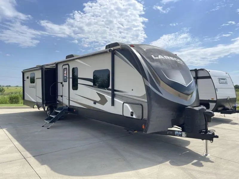 2019 Keystone Laredo 335MK - Photo 2