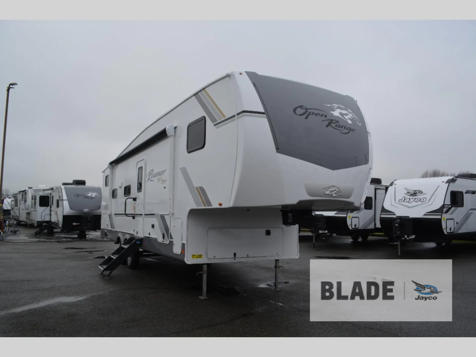 2026 Highland Ridge Roamer Light Duty 28DBSS dealer photo 1 from Blade RV Center