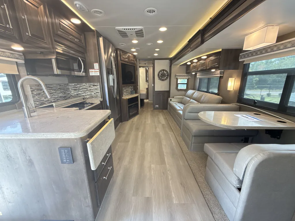 2021 Entegra Coach Accolade 37K, Photos photo 2