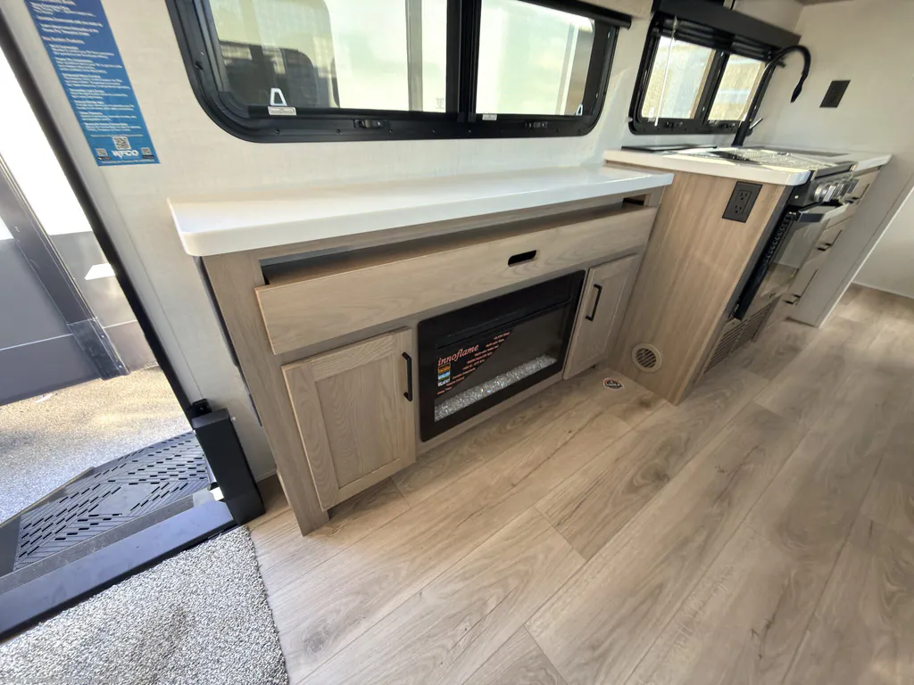 2027 Forest River Rockwood Mini Lite 2524FBT, Photos photo 18