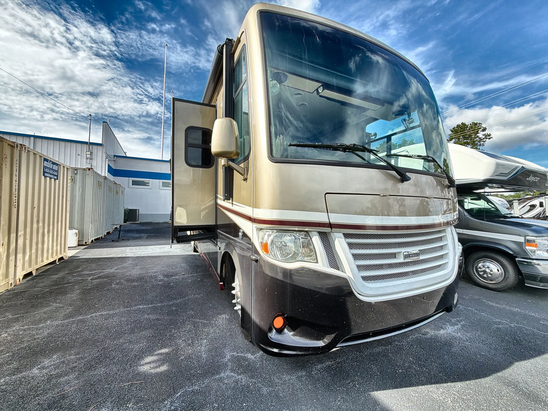 2017 Newmar Bay Star 3403 - Photo 2