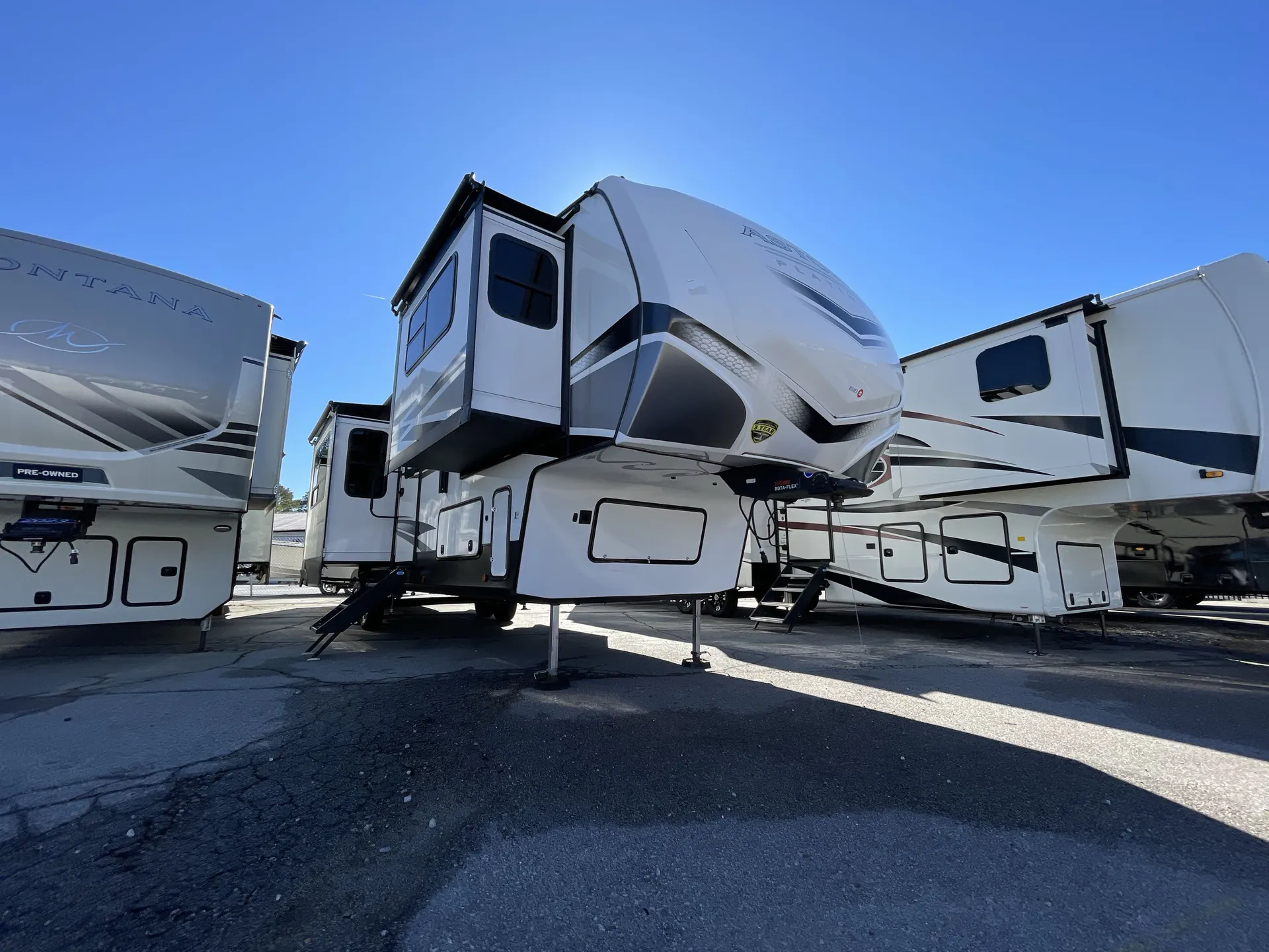2023 Dutchmen Astoria Platinum 3803FLP dealer photo 1 from Camping World