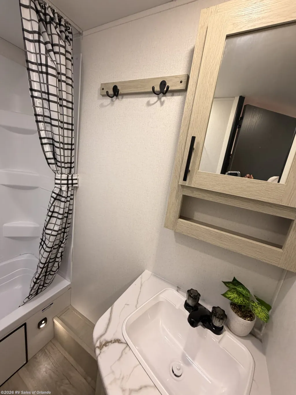 2025 Shasta I-5 526BH, Photos photo 27