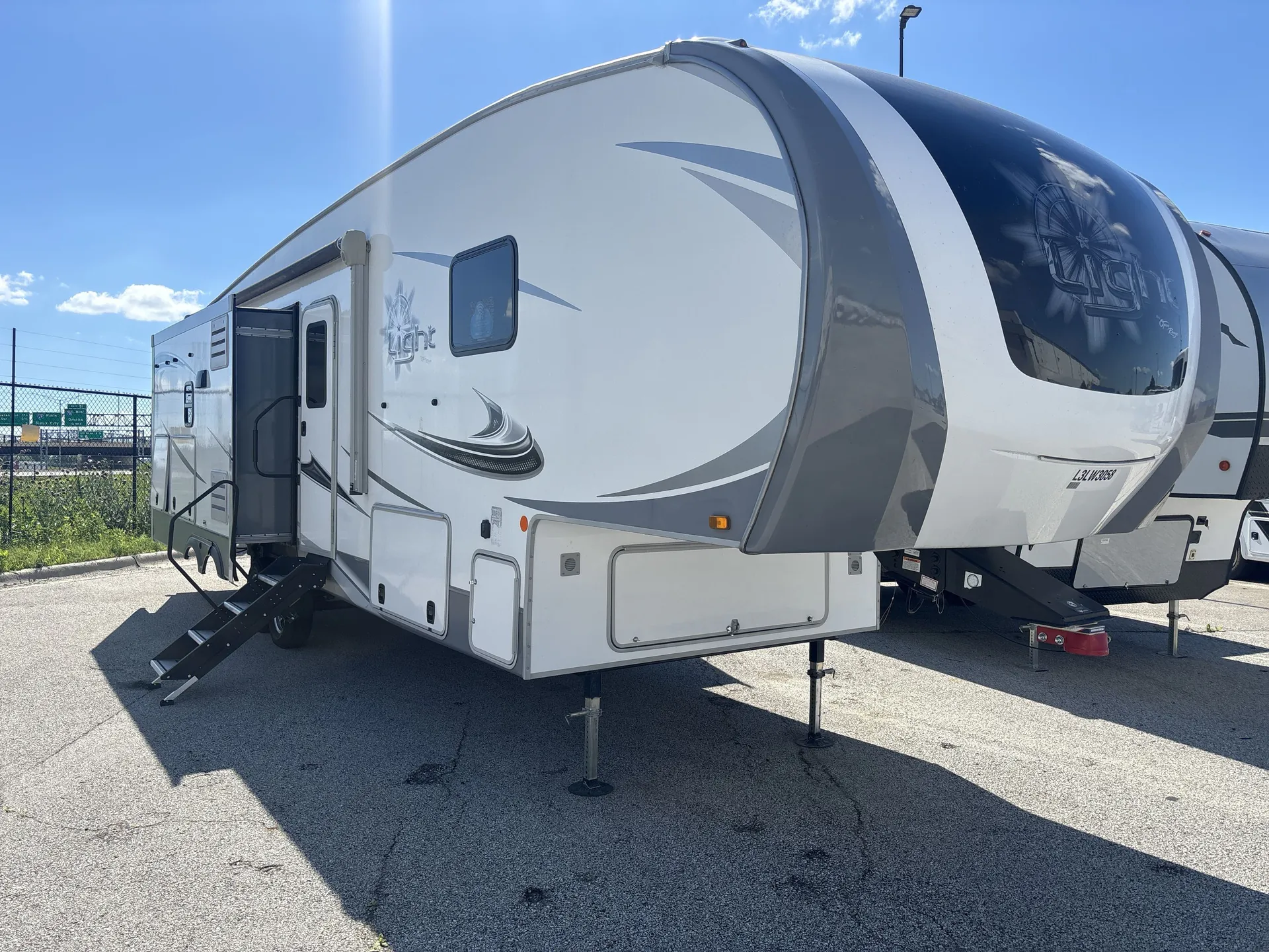 2020 Highland Ridge Light 332RLS - Photo 2