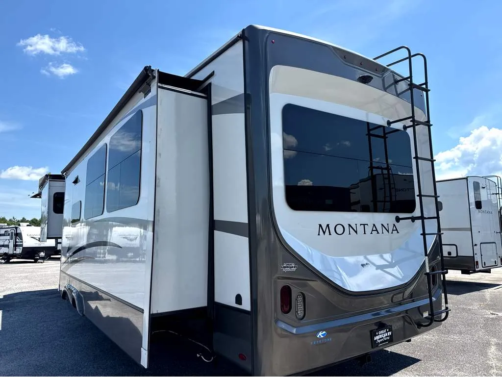 2024 Keystone Montana 3531RE - Photo 4