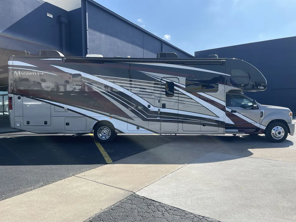 2023 Thor Motor Coach Magnitude RS36, Photos photo 30