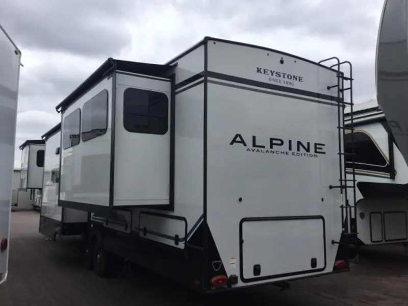 2026 Keystone Alpine Avalanche Edition 381DL - Photo 4