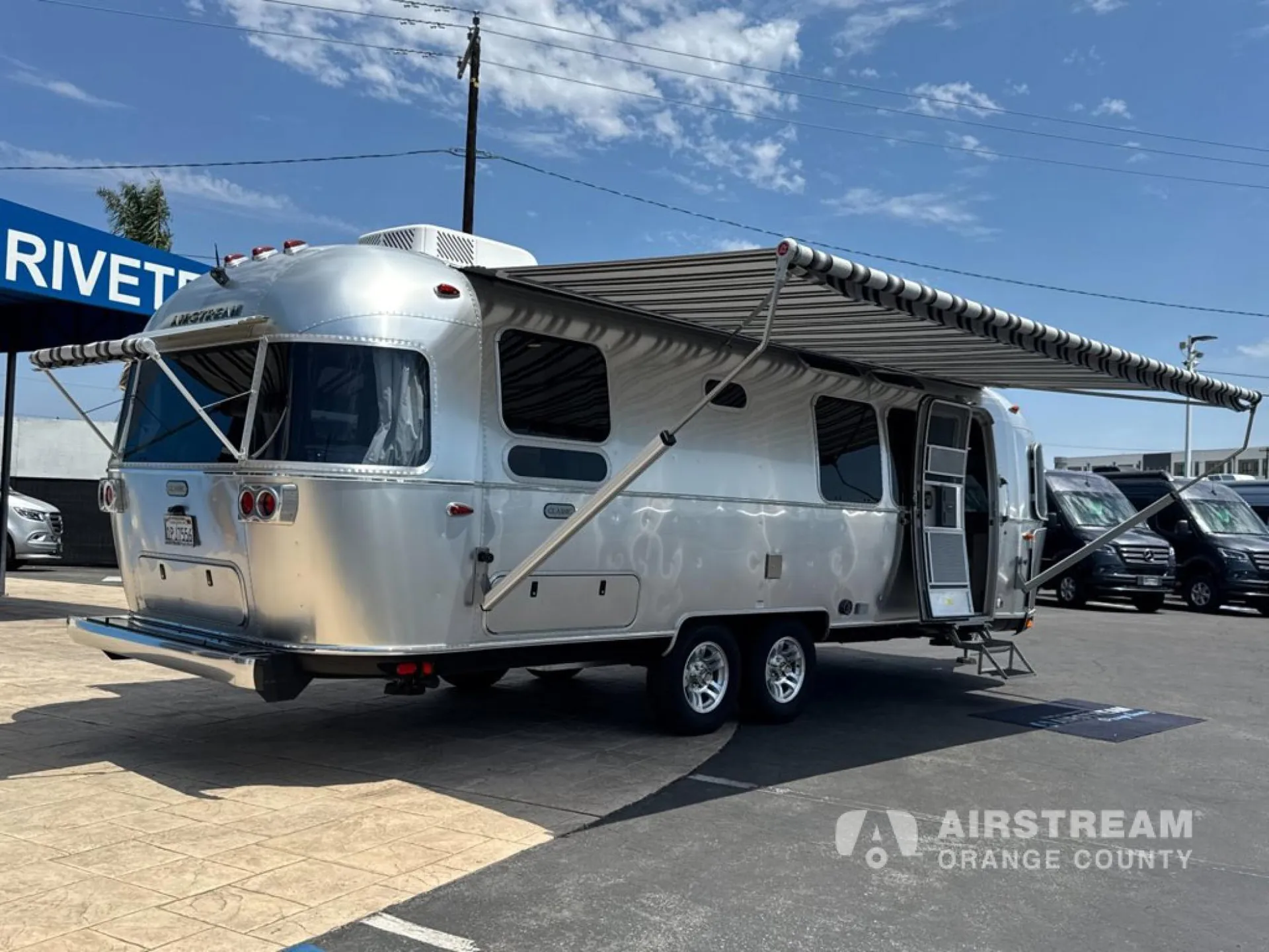 2025 Airstream Classic 28RB - Photo 4
