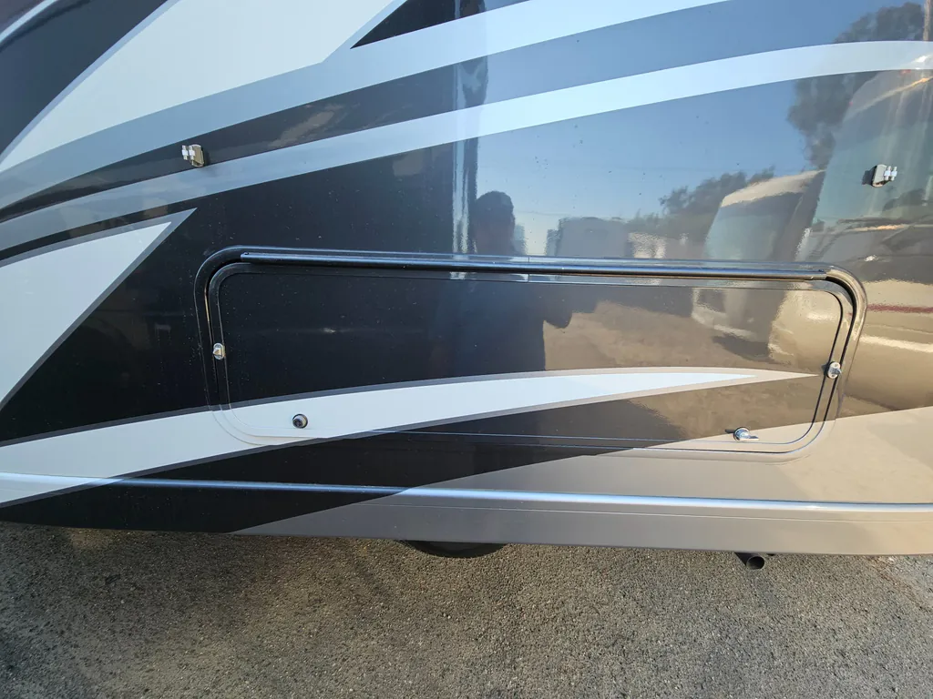 2021 Thor Motor Coach Tiburon 24FB, Photos photo 39