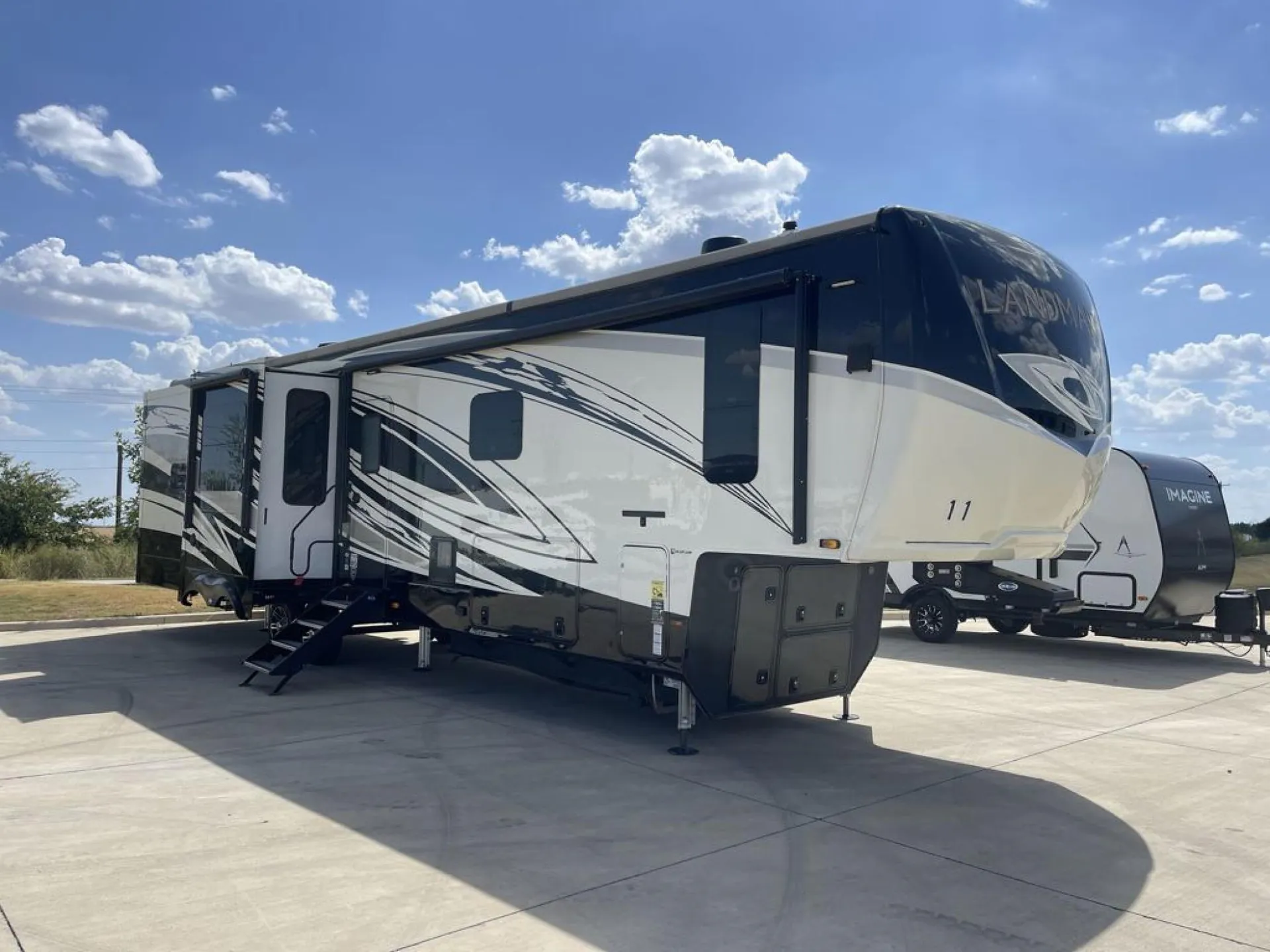 2021 Heartland Landmark Fifth Wheel Chesapeake