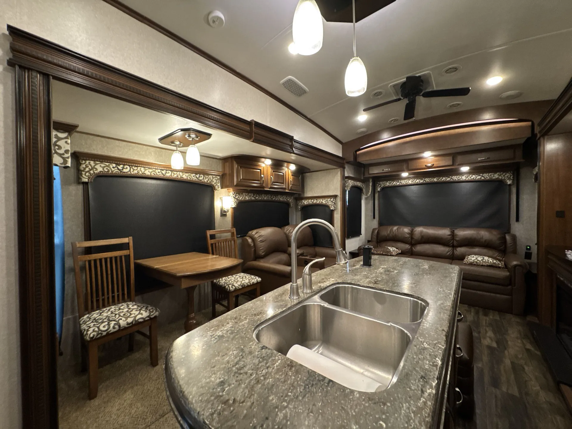 2017 Jayco Pinnacle 37RSTS — living area main