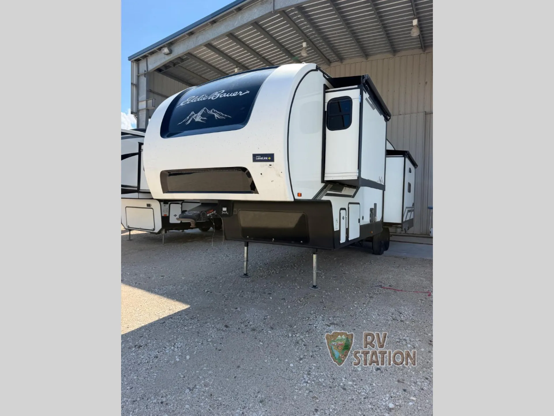 2024 Dutchmen Eddie Bauer 310RL - Photo 3