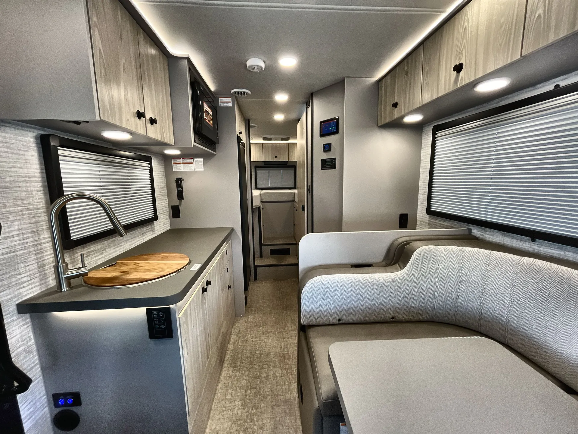 2025 Jayco Granite Ridge 23S — living area main