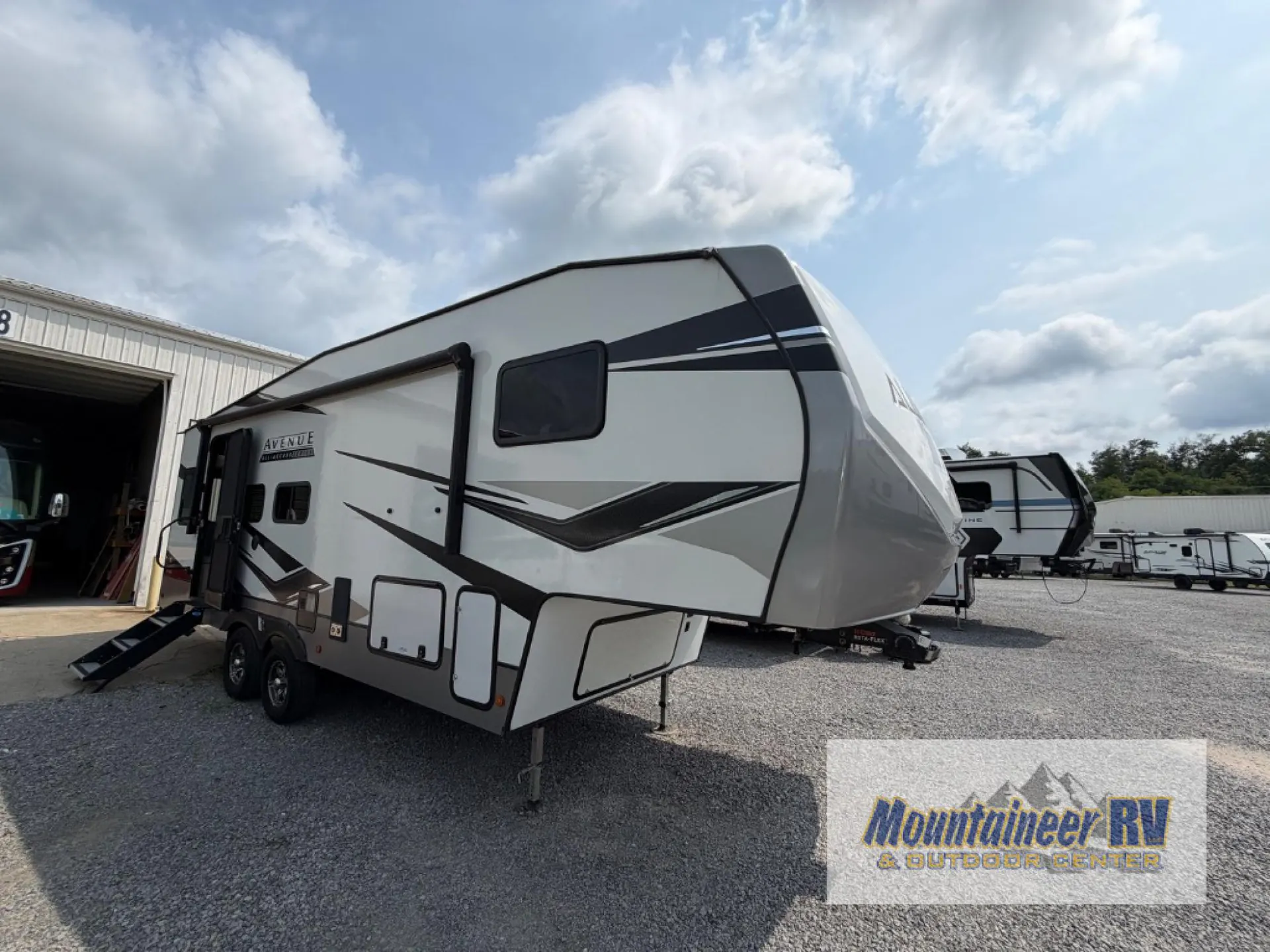 2023 Alliance RV Avenue 26RD - Photo 2