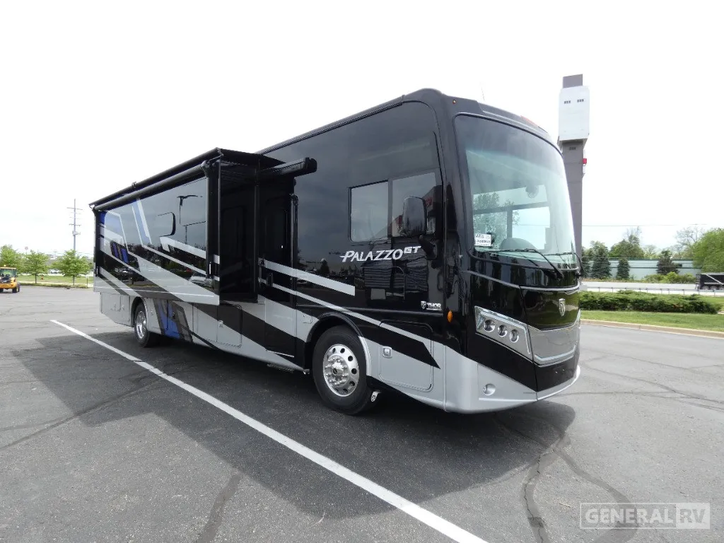 2026 Thor Motor Coach Palazzo GT 37.5 - Photo 2
