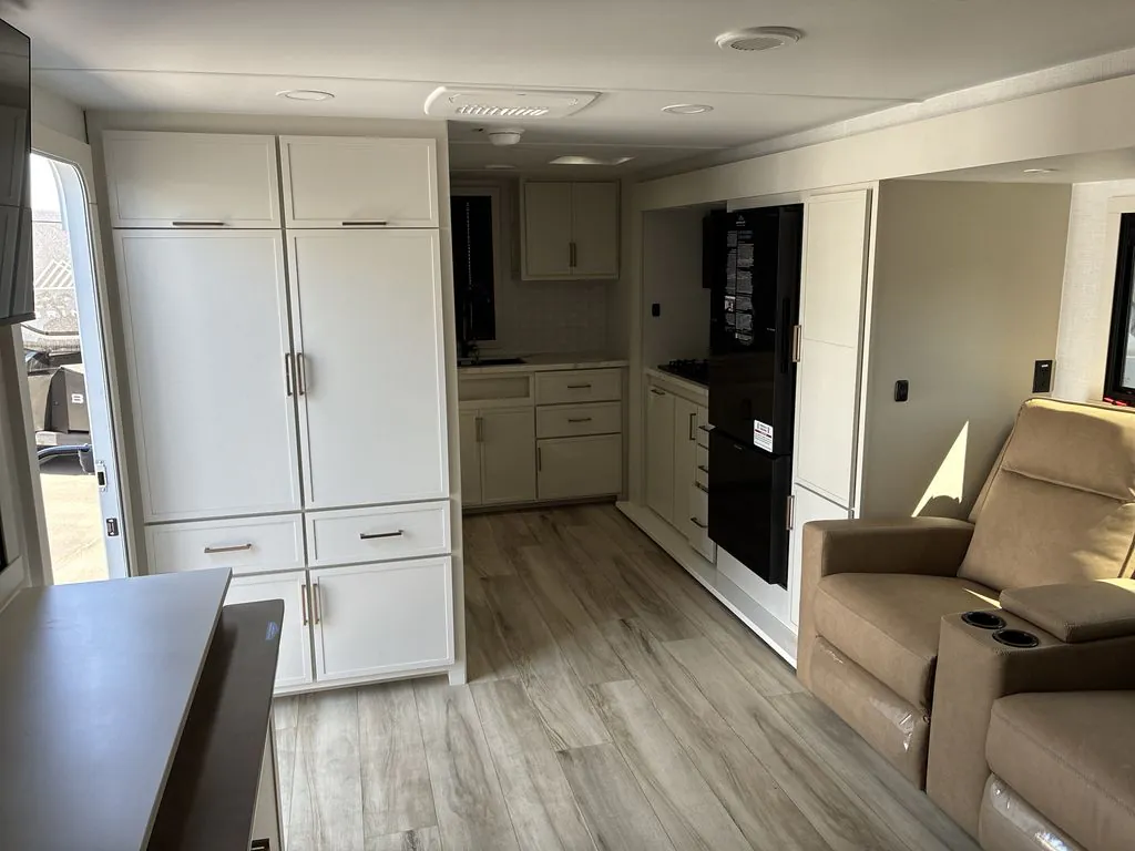 2026 Brinkley Model Ix 23X, Photos photo 14