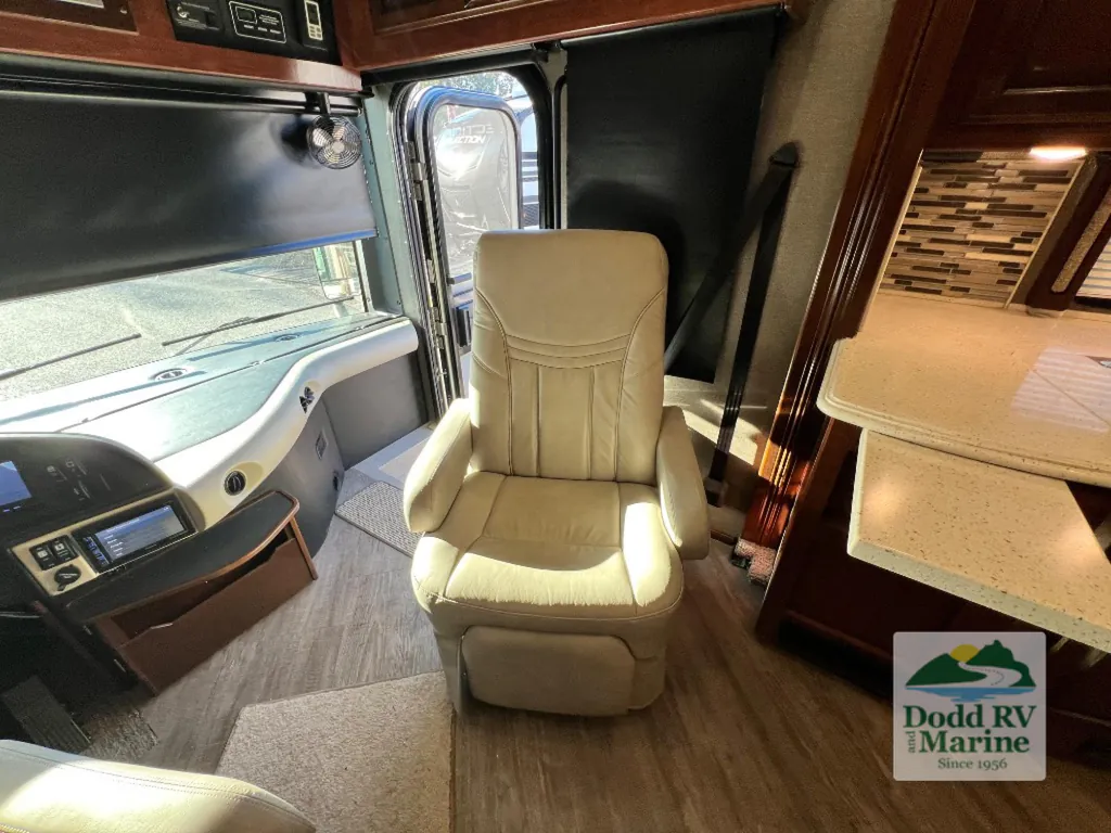2019 Fleetwood Pace Arrow LXE 38K, Photos photo 17