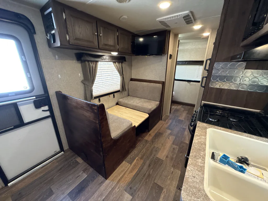 2016 Forest River Rockwood Mini Lite 1905, Photos photo 4
