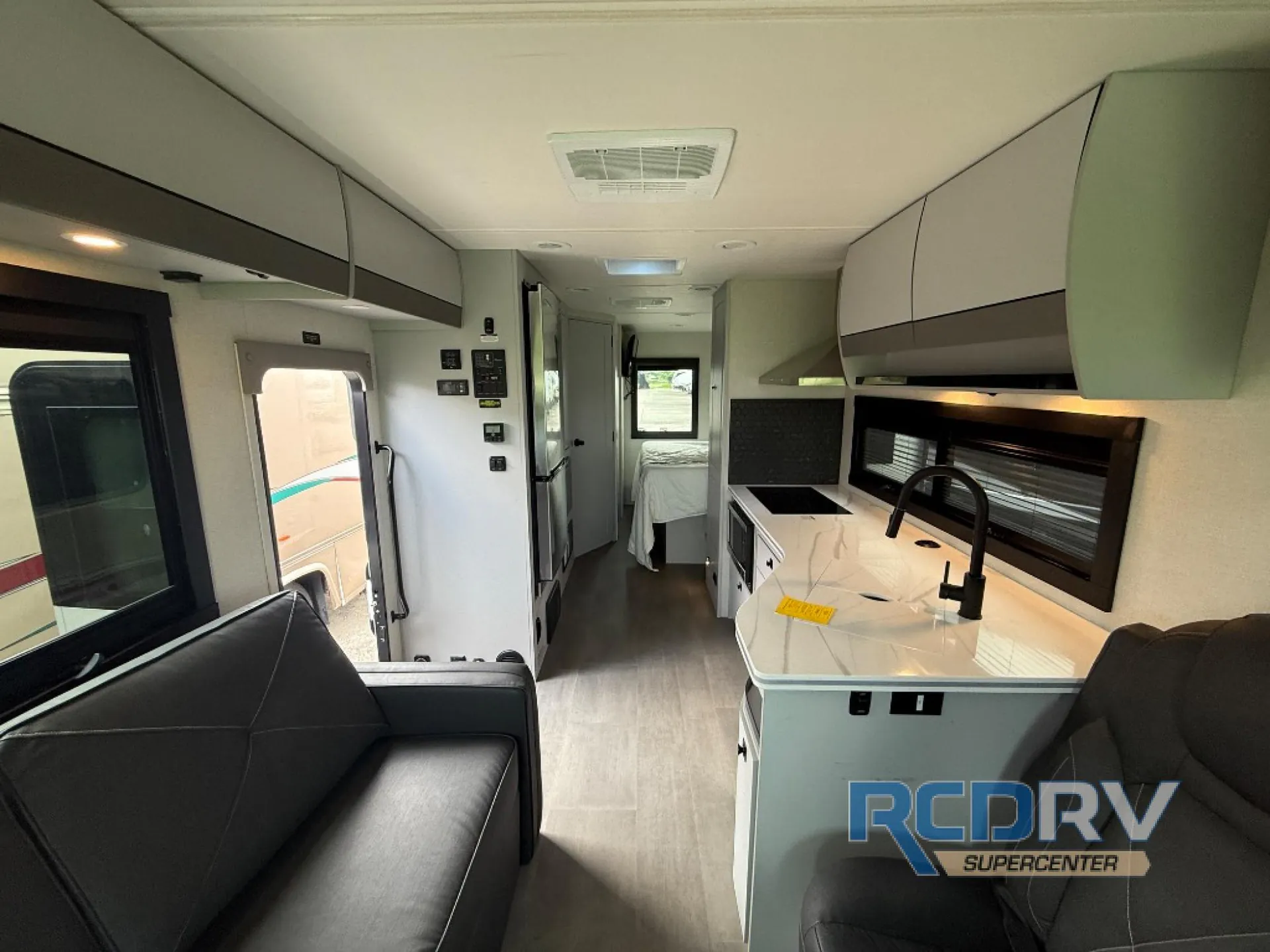 2024 Coachmen Euro 25EU - Photo 4
