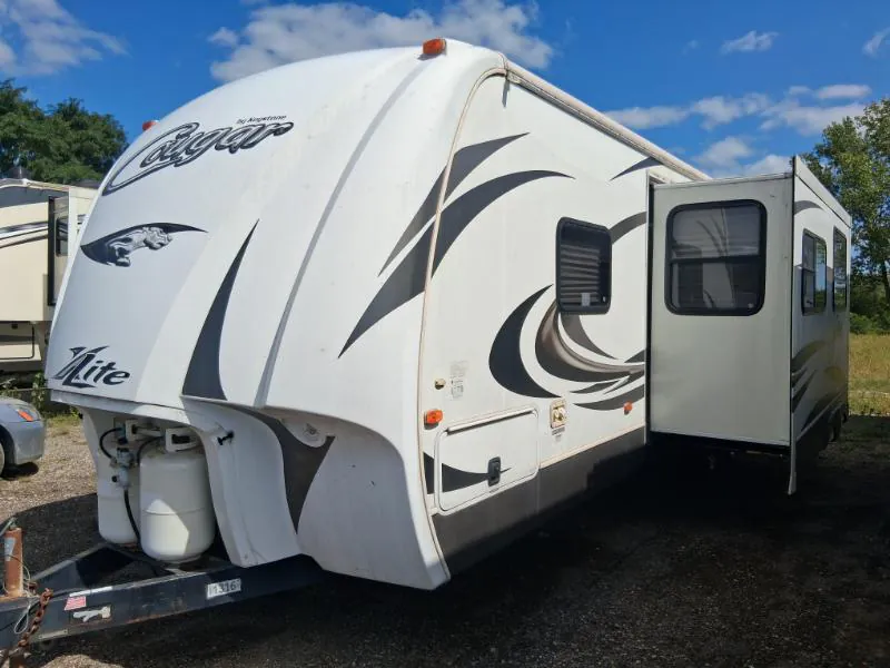 2013 Keystone Cougar XLite 29RBK - Photo 2