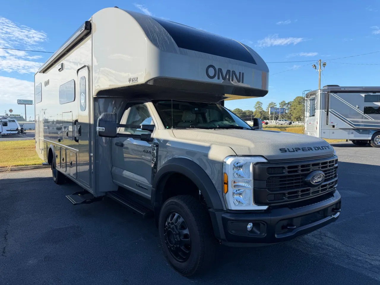 2027 Thor Motor Coach Magnitude Grand Z30 - Photo 2