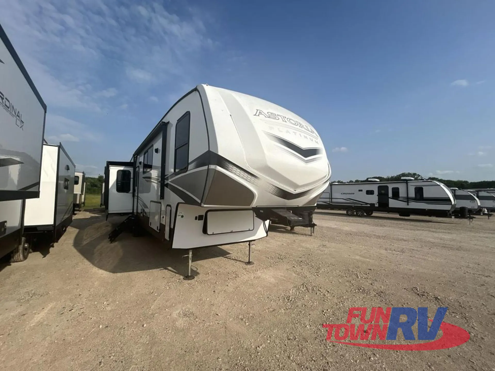 2023 Dutchmen Astoria 3553MBP - Photo 2