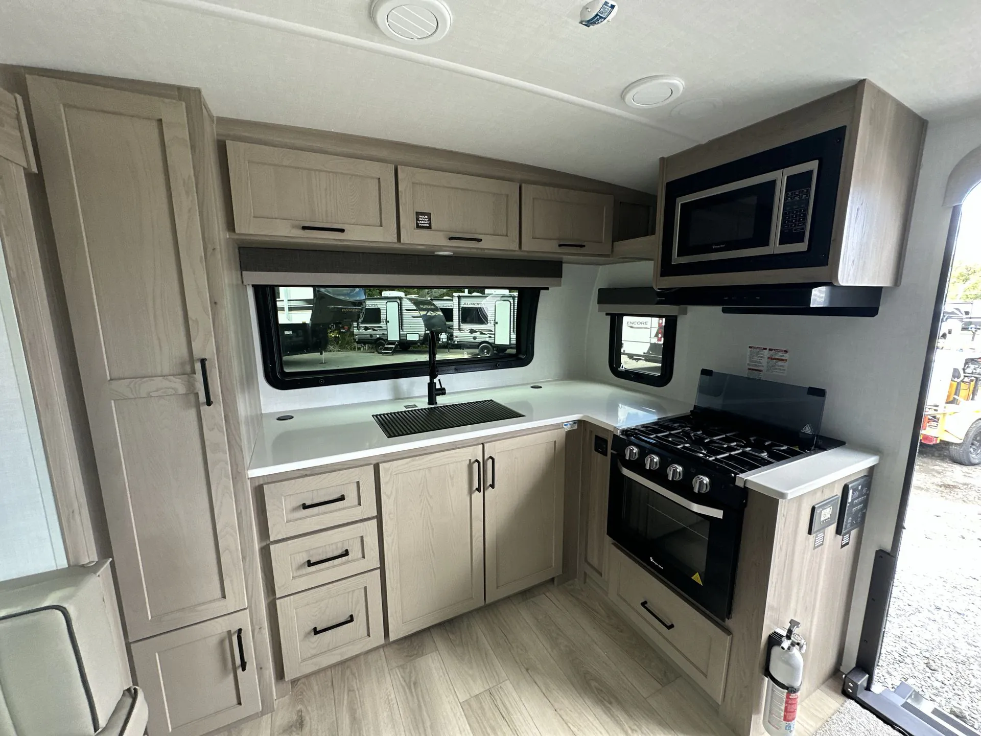 2026 Forest River Rockwood Mini Lite 2506FK — Photo 7