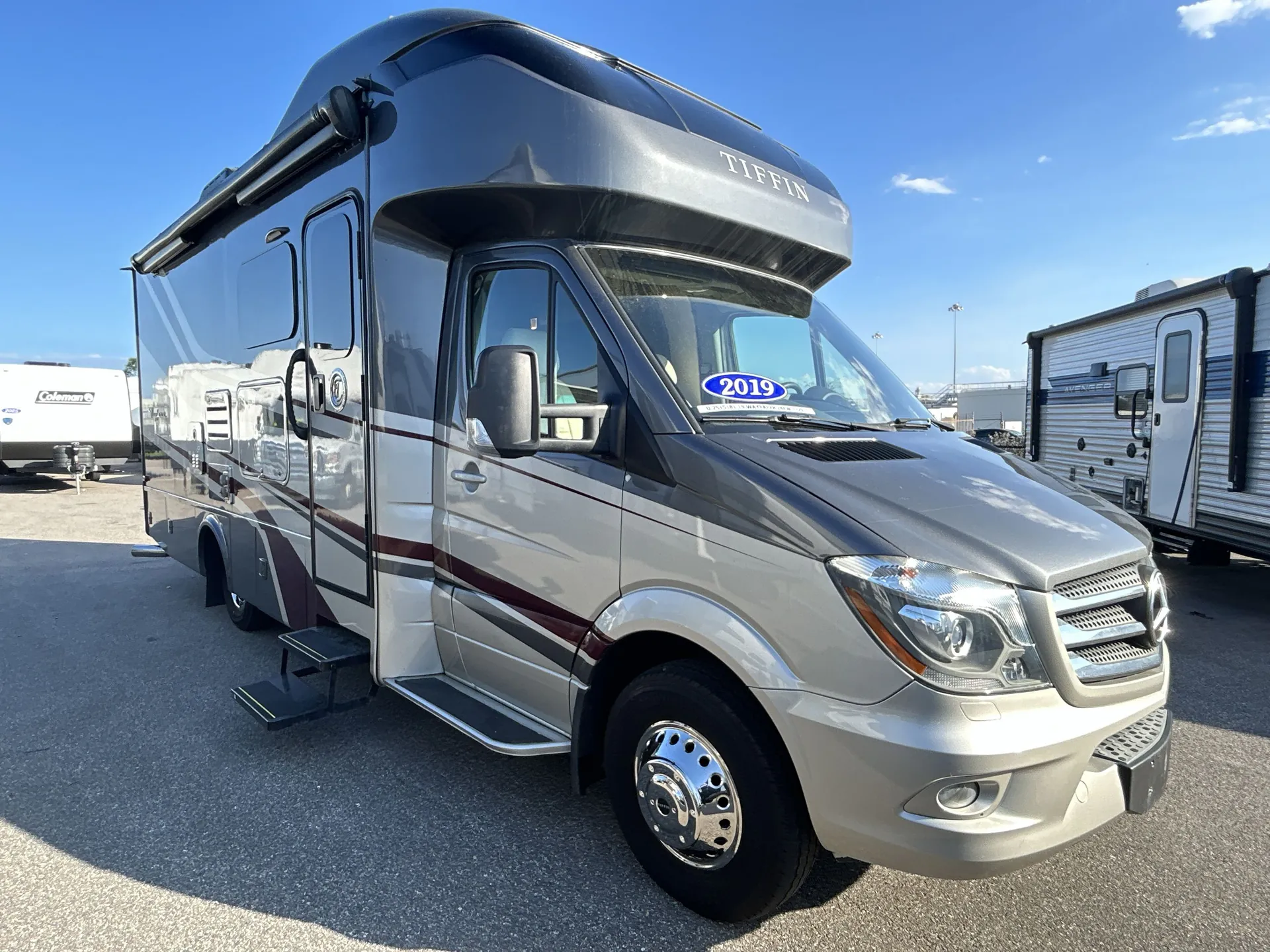 2019 Tiffin Wayfarer 24 FW - Photo 2