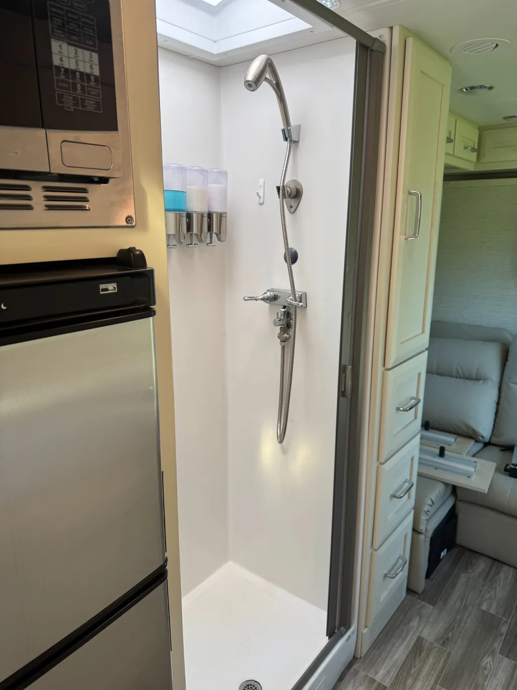 2024 Tiffin Wayfarer 25 RLW, Photos photo 16