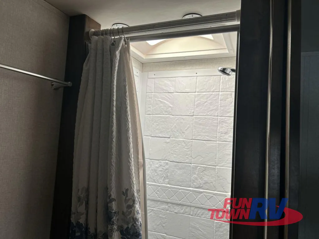 2018 Tiffin Wayfarer 24 QW, Photos photo 27