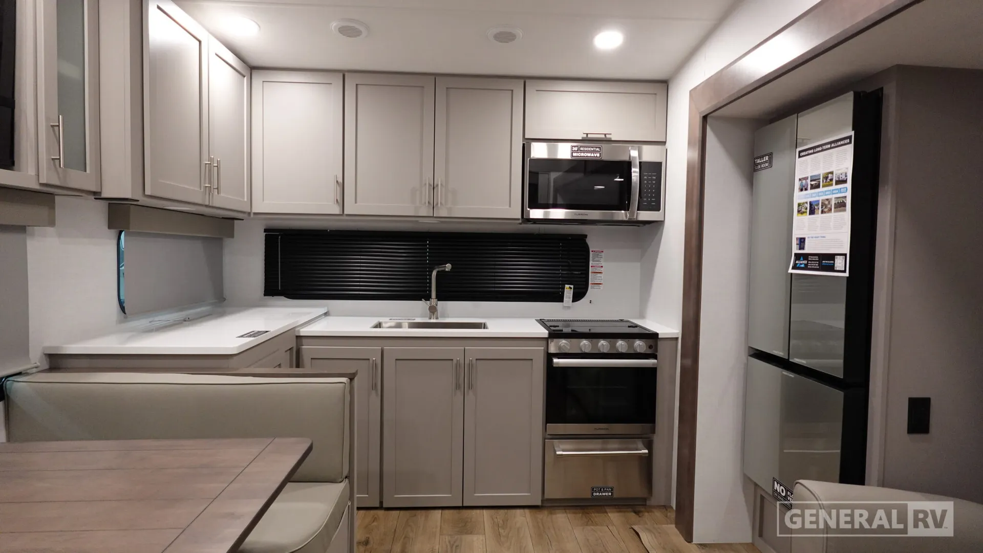 2026 Alliance RV Avenue All-Access 23ML - Photo 3