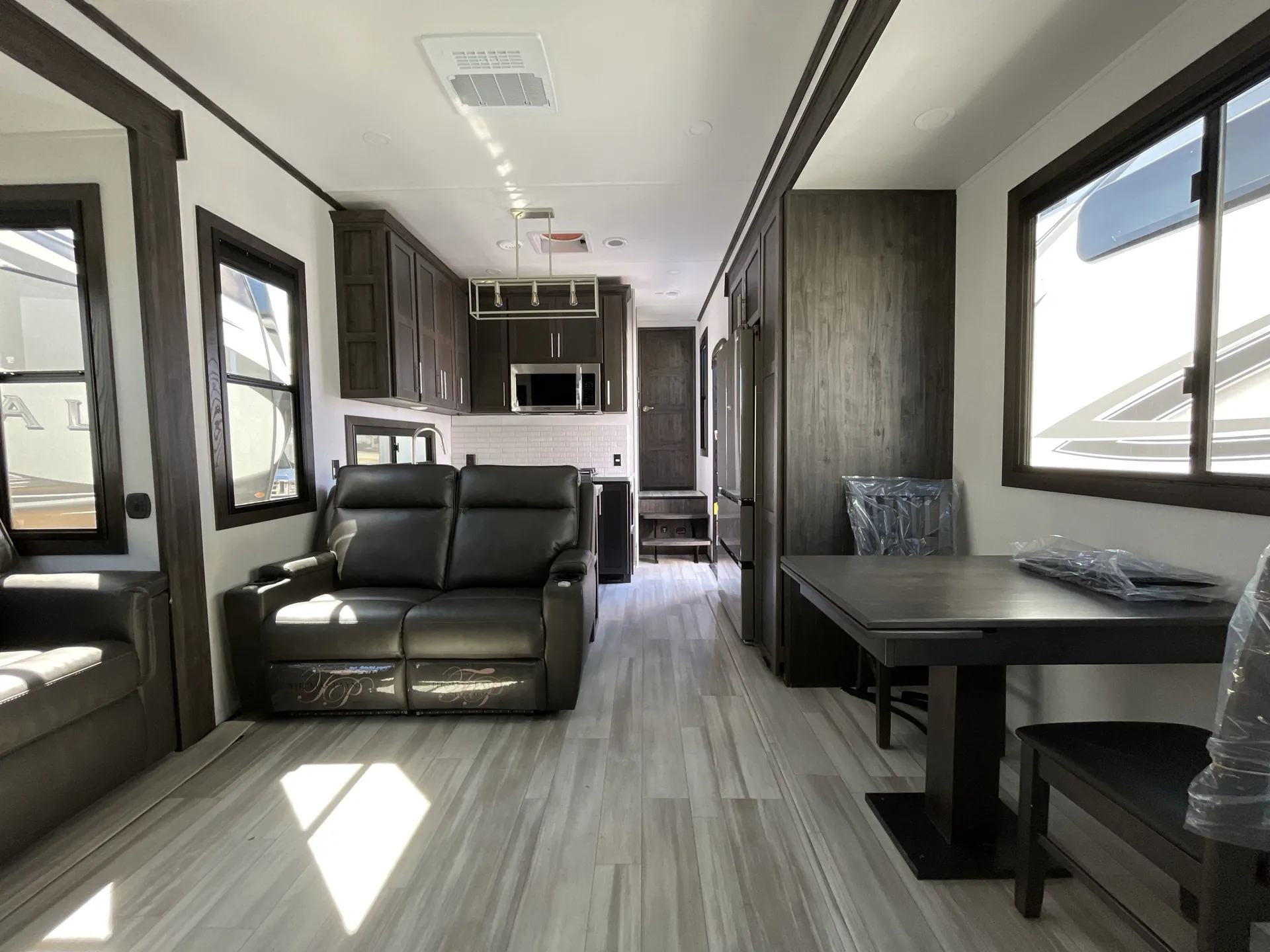 2025 Keystone Fuzion 442 — living area main
