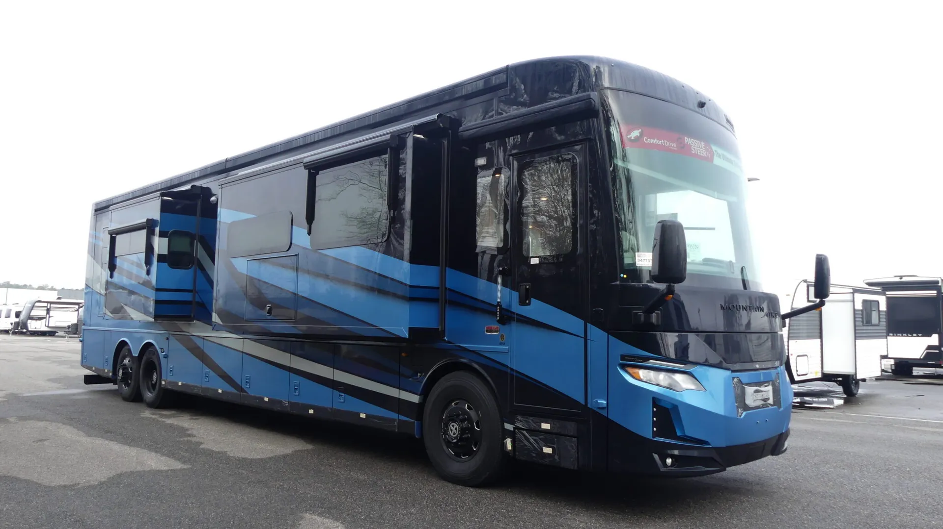 2026 Newmar Mountain Aire 4551 - Photo 2