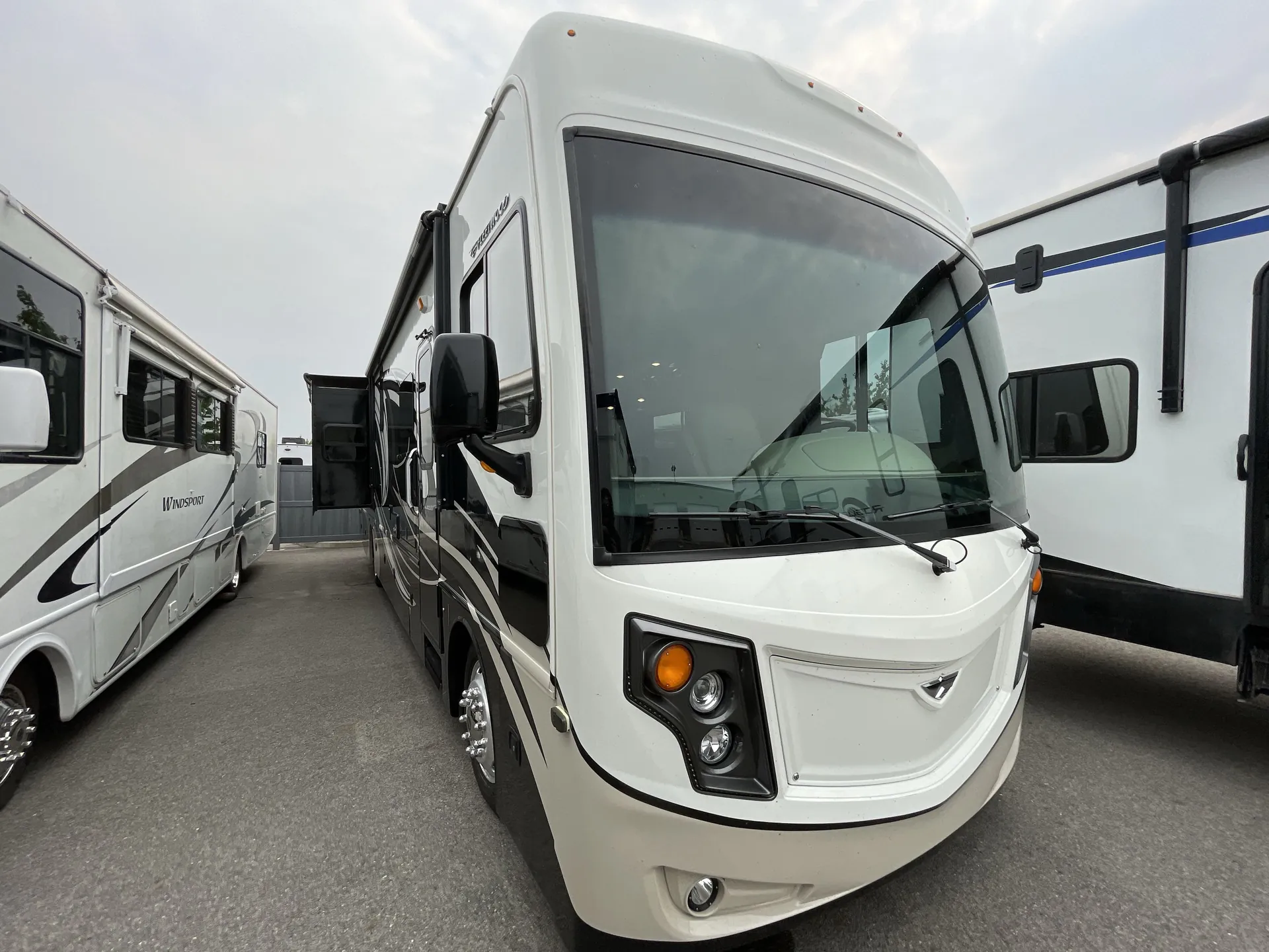 2018 Fleetwood Pace Arrow 36U - Photo 2