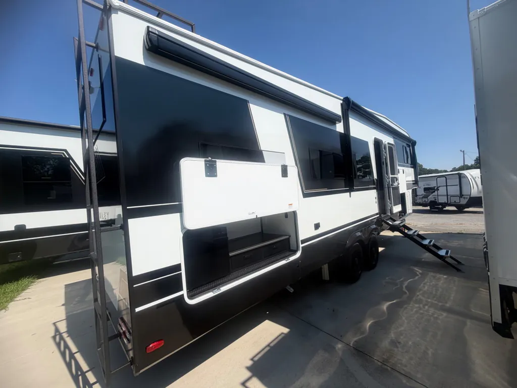 2026 Brinkley Model Z 2810, Photos photo 3