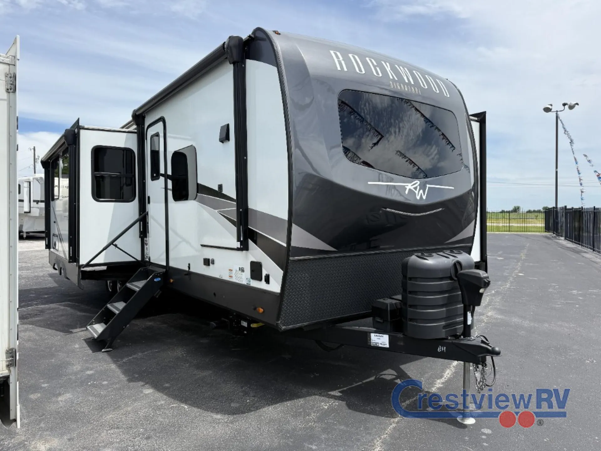 2024 Forest River Rockwood Signature 8338DB - Photo 3