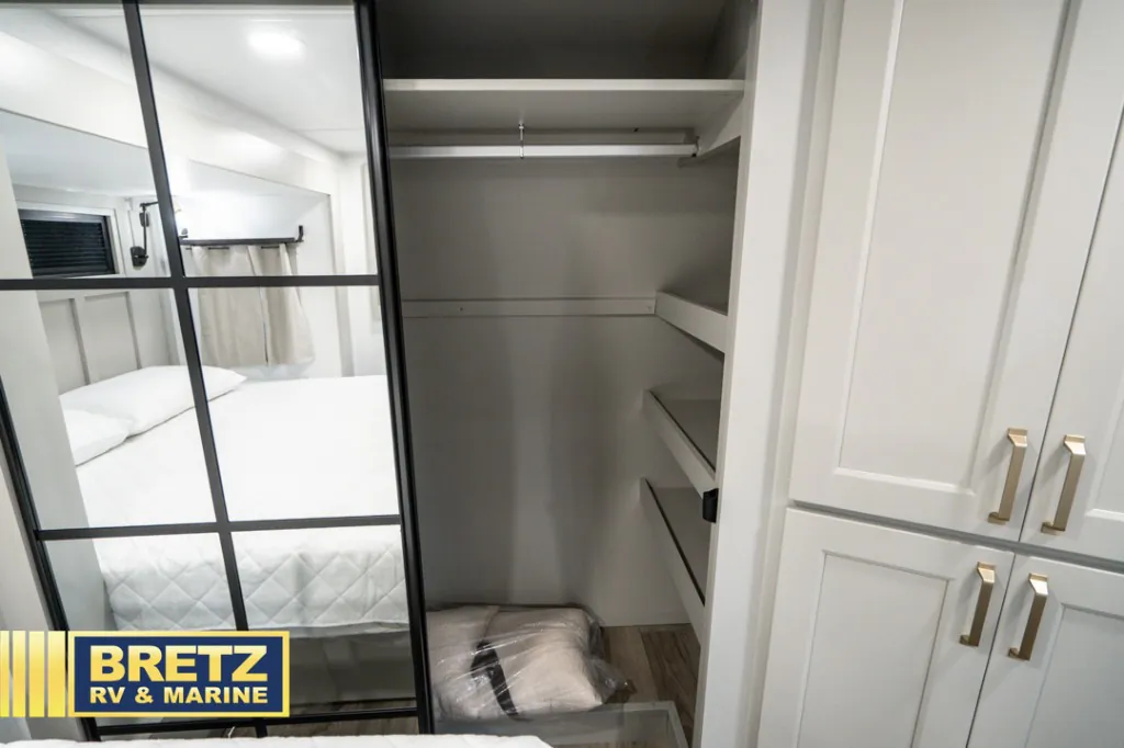 2026 Brinkley Model G 3950, Bedroom photo 6