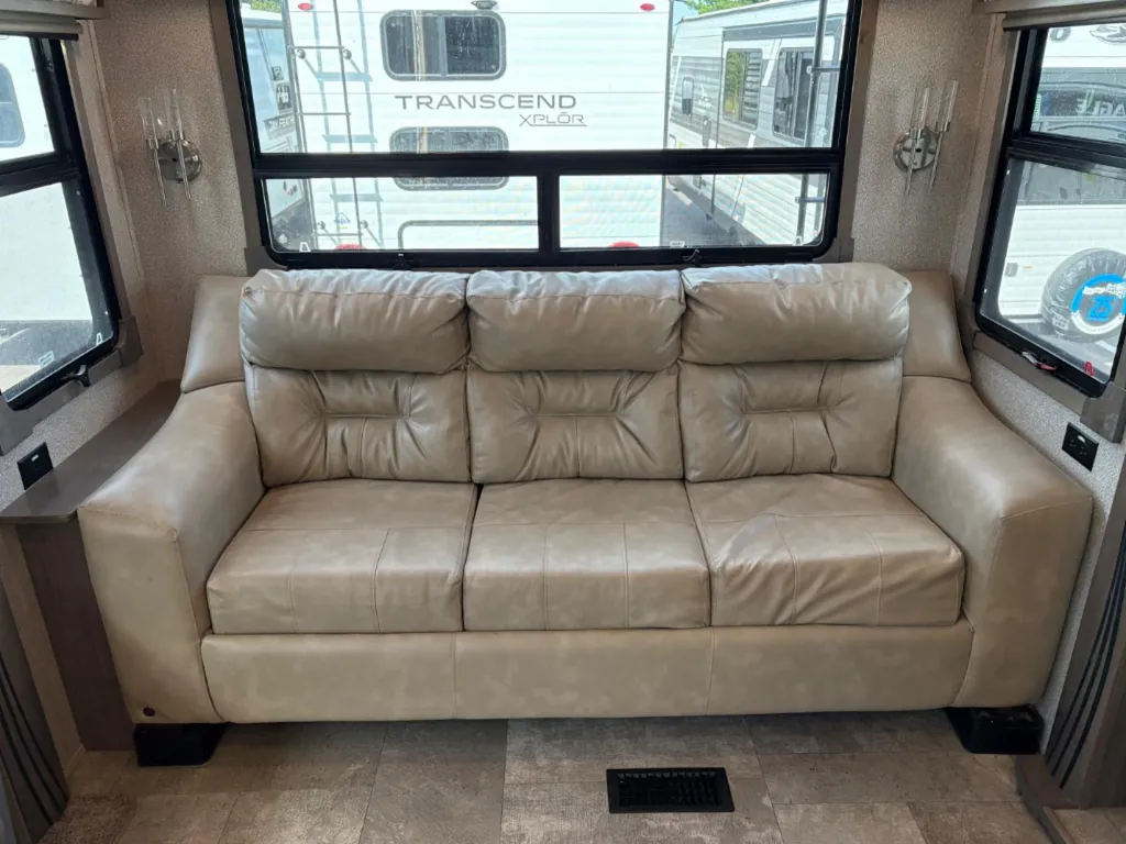 2020 Forest River Cedar Creek Champagne Edition 38EL, Photos photo 25