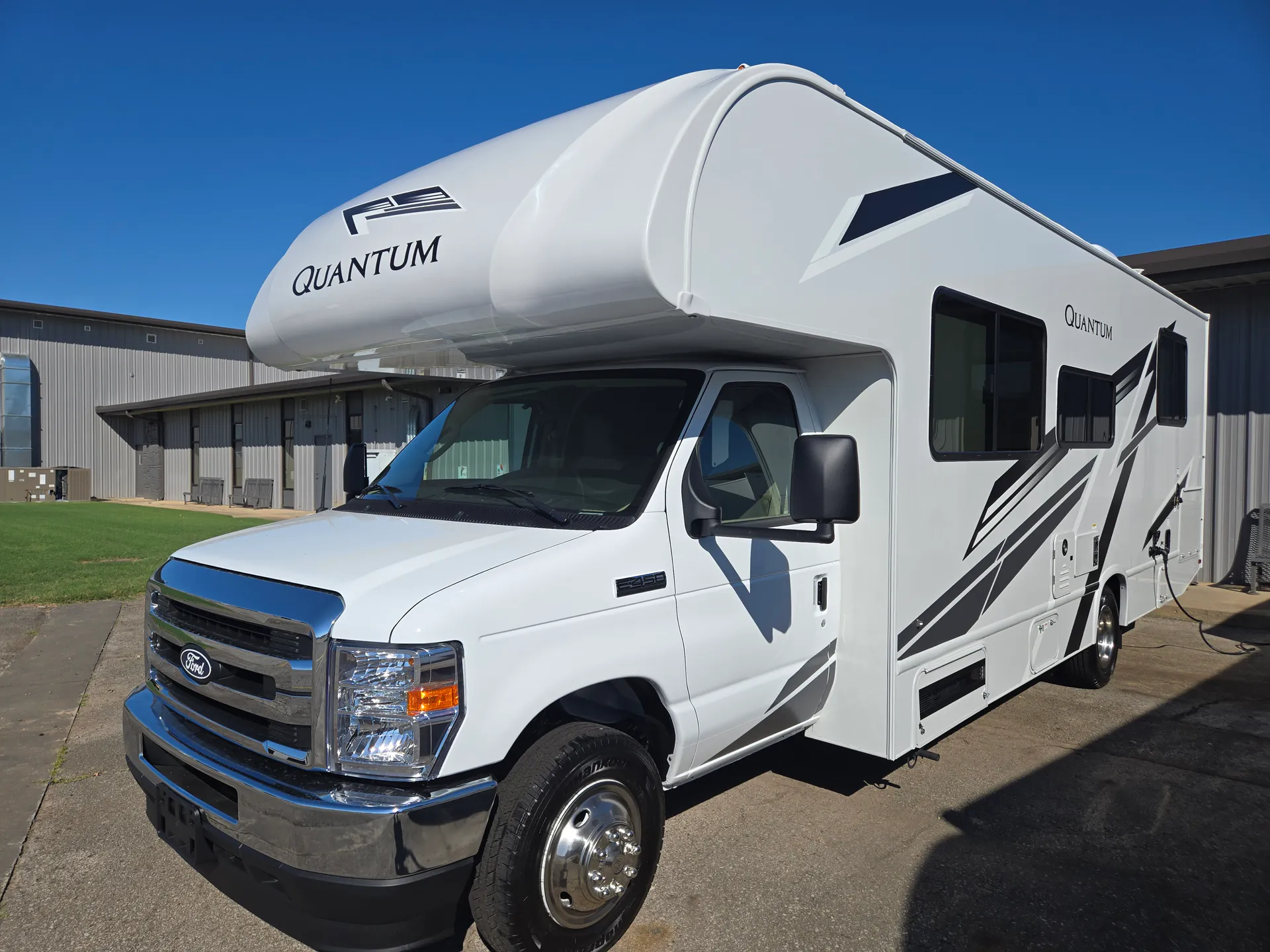 2026 Thor Motor Coach Quantum LZ28 - Photo 4