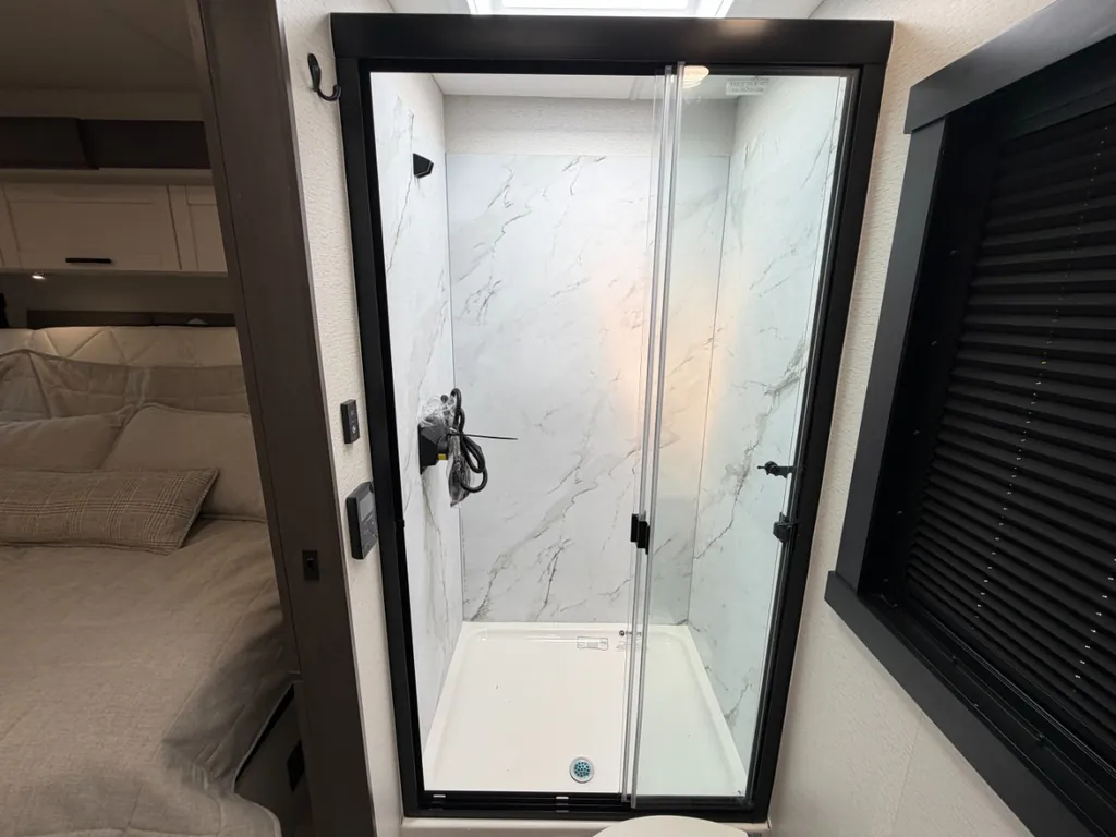 2027 Entegra Coach Accolade 37K, Photos photo 75