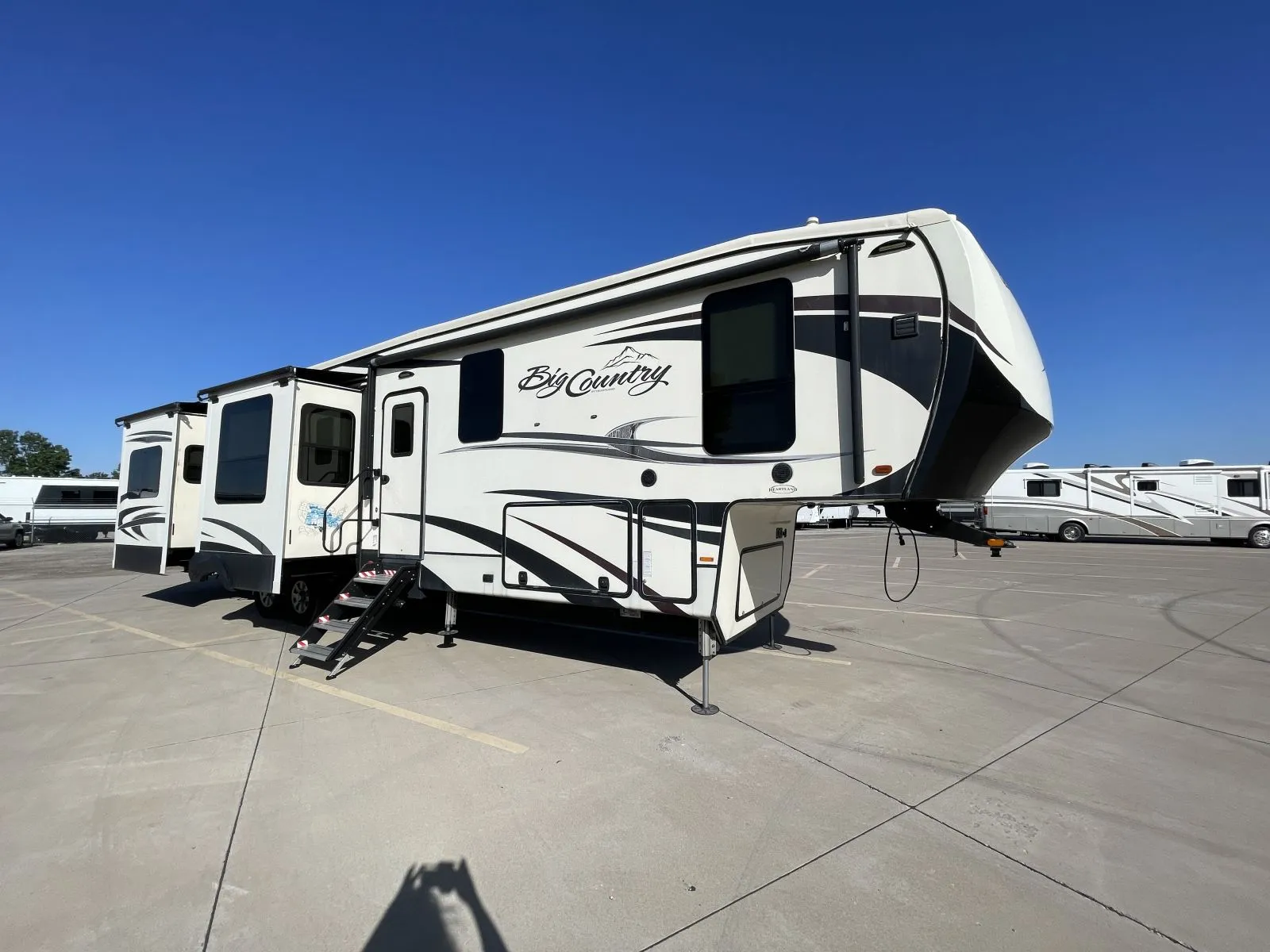 2018 HEARTLAND BIG COUNTRY 4010RD - Photo 2