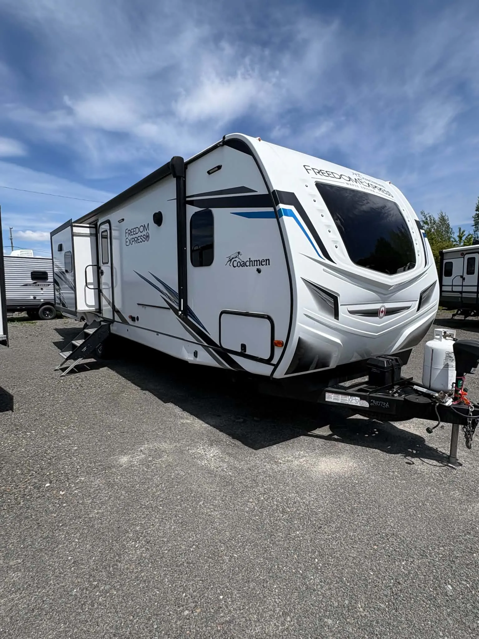 2022 Coachmen Freedom Express 320BHDS - Photo 2