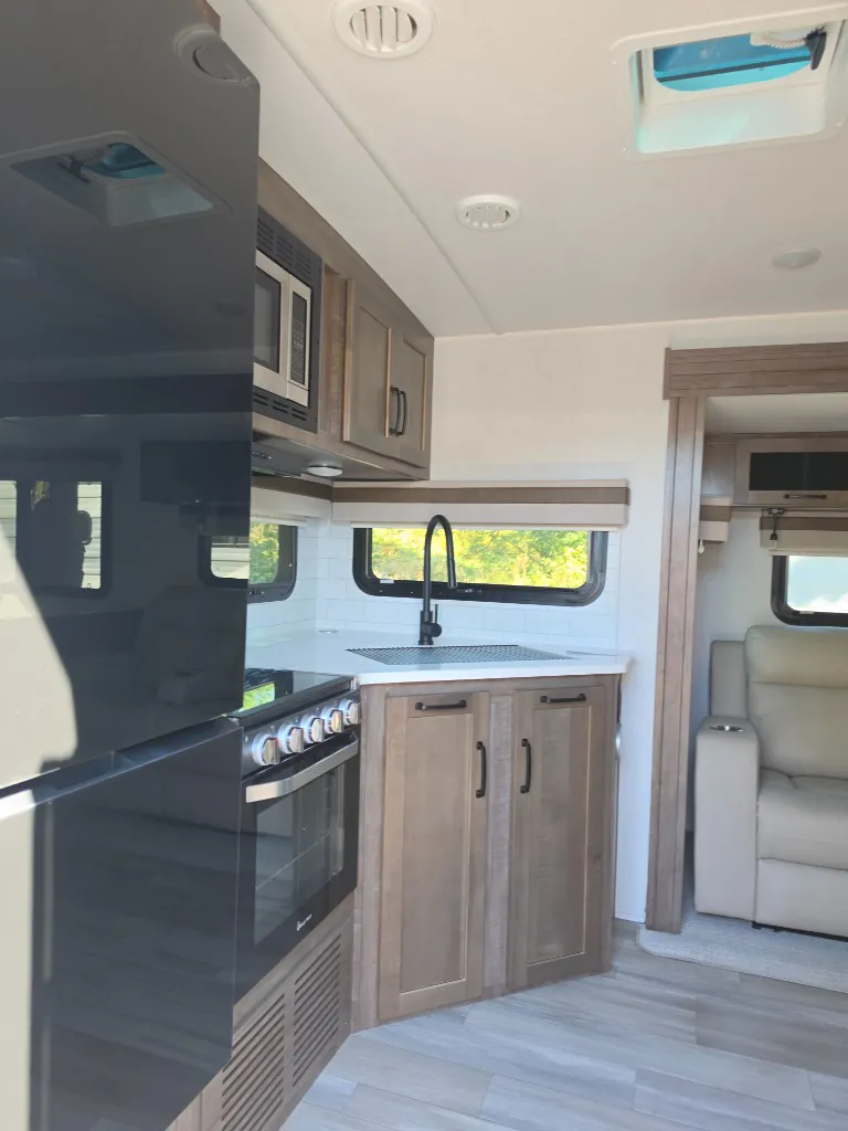 2024 Forest River Rockwood Ultra Lite 2614BS, Photos photo 14