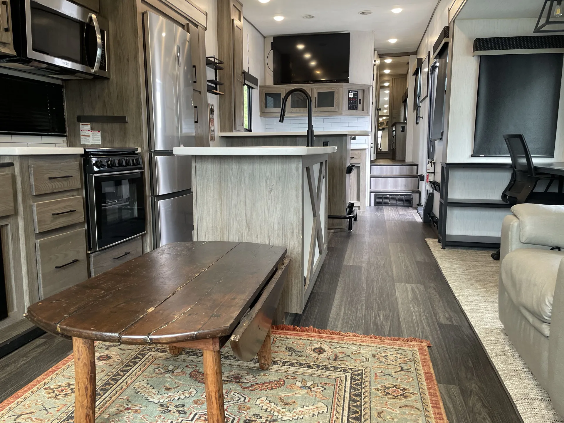 2022 Heartland Elkridge 37BAR — living area main