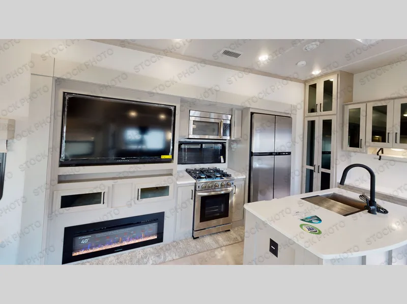 2022 Palomino Columbus 329DVC - Photo 3